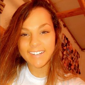 Meet your Posher, Sierra